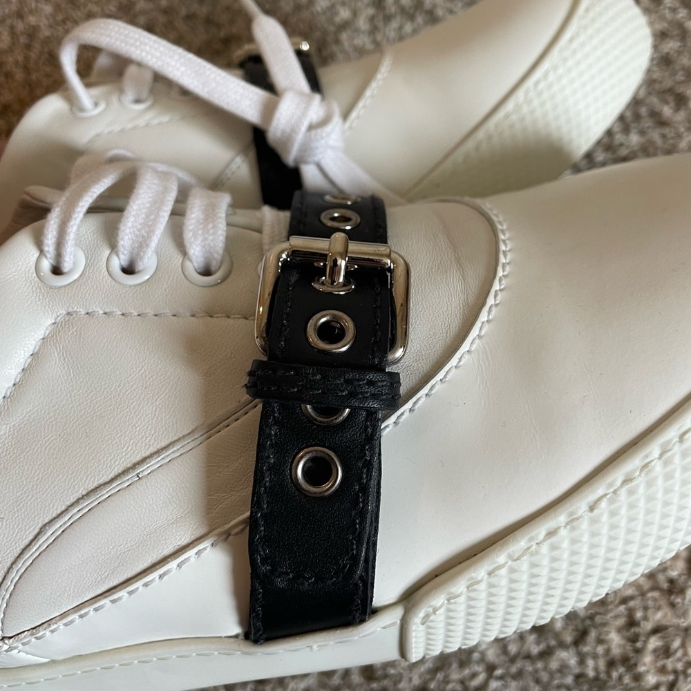 Miu Miu Leather Buckle Low-Top Sneaker, contrast White and black size EU 40 - Picture 13 of 13
